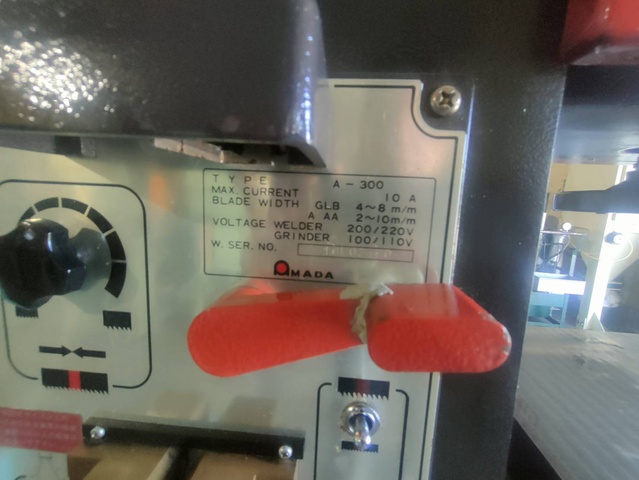 アマダ V-300 コンターマシン