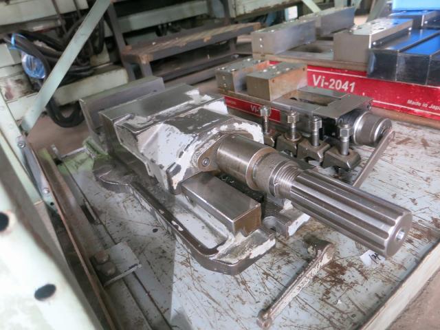 津田駒工業 油圧バイス