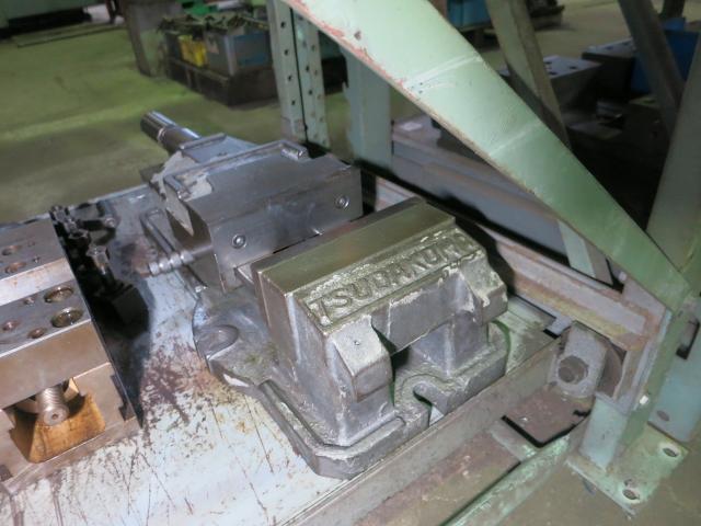 津田駒工業 油圧バイス