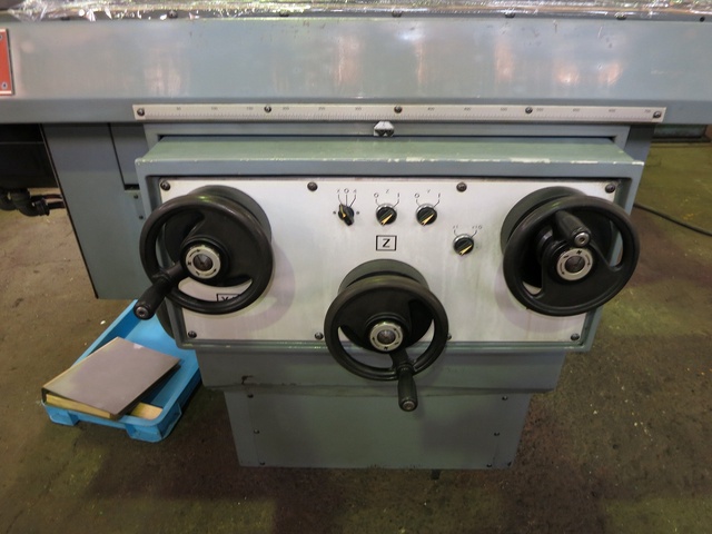 牧野フライス製作所 AVNC-74 NC立フライス