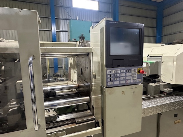 東芝機械 EC100-NⅡ 100T射出成形機