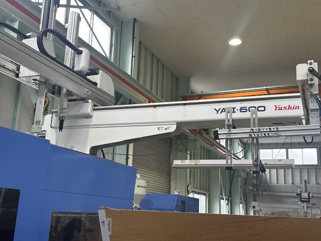 日本製鋼所 JSW J350AD-890H 350T射出成形機