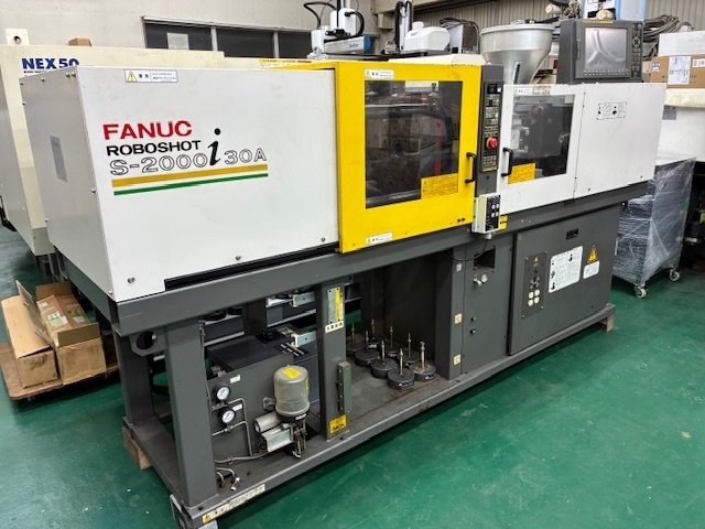ファナック S-2000i30A 30T射出成形機