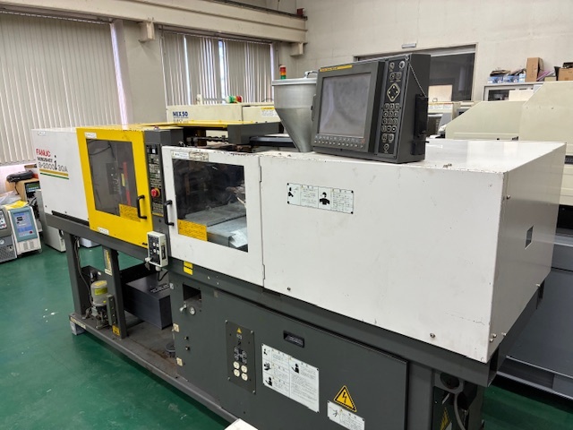 ファナック S-2000i30A 30T射出成形機