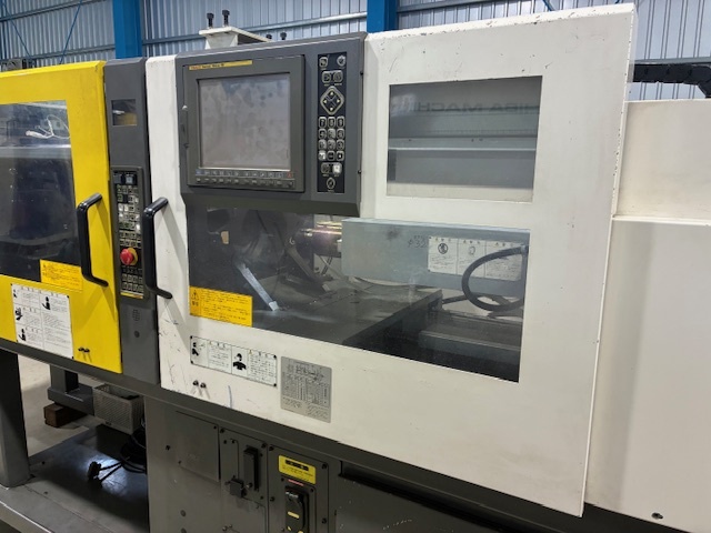 ファナック S2000i100A 100T射出成形機