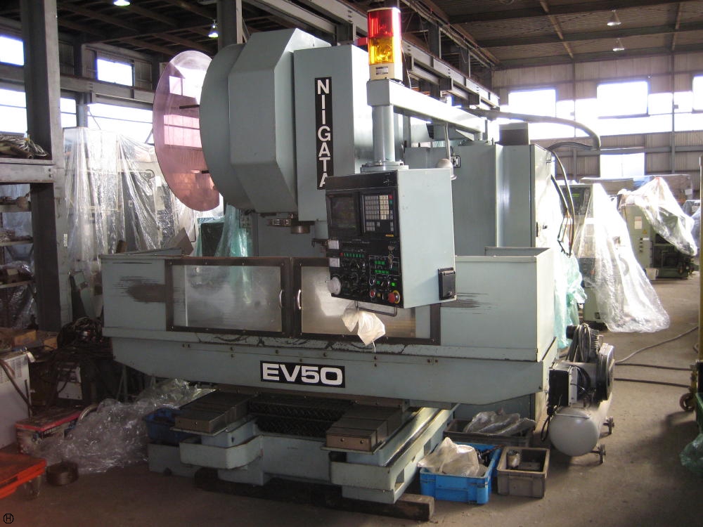 新潟鐵工所 EV50 立マシニング(BT50)