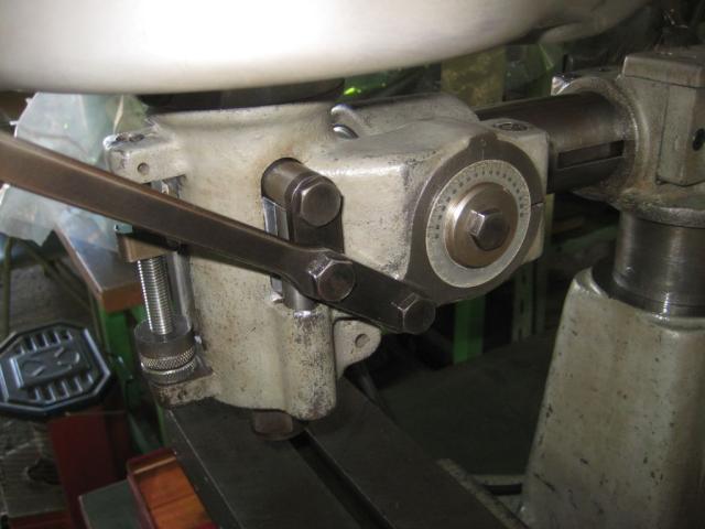 RUSNOK MODEL 80 卓上フライス