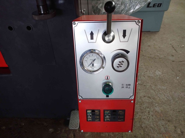 アマダ VA-500 コンターマシン