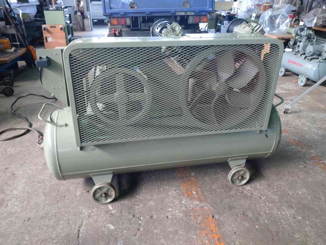 日立産機システム 7.5OP-8.5GP5 7.5kwコンプレッサー