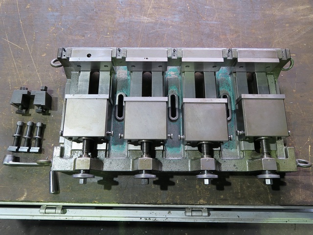 津田駒工業 VM-150 4連バイス