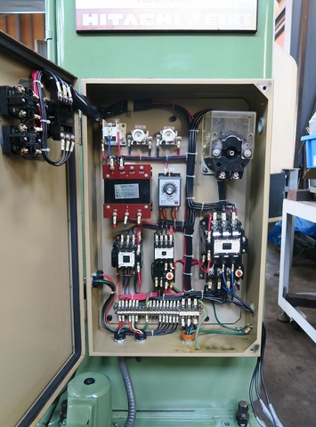日立精機 平岡工業 2MF-V ヒザ型立フライス
