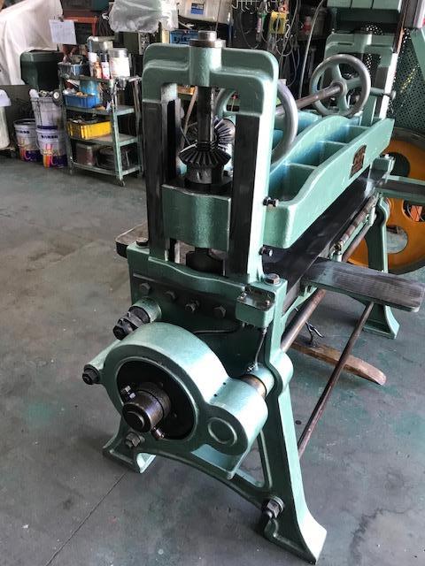 鳥生鉄工所 裁断機