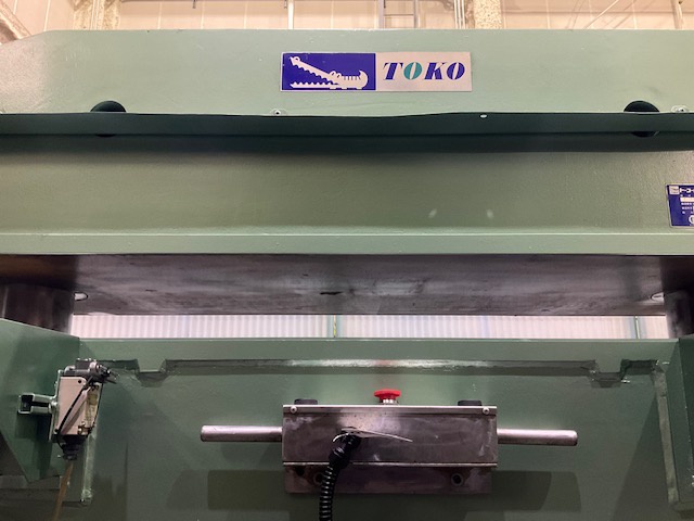 トーコー II-SHC-1100×700-75T 油圧裁断機