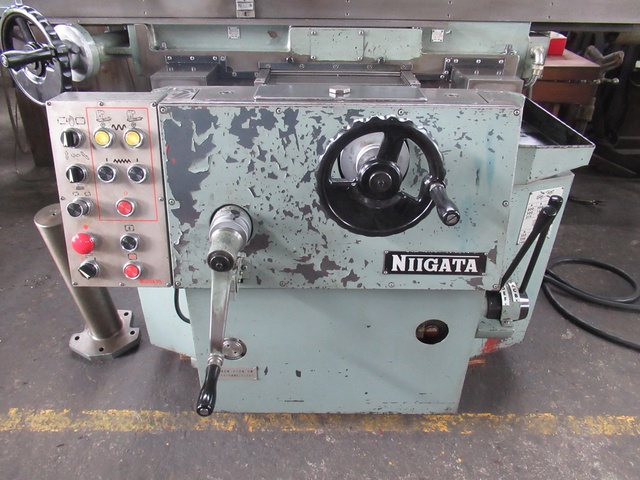 新潟鐵工所 2UMC 万能フライス