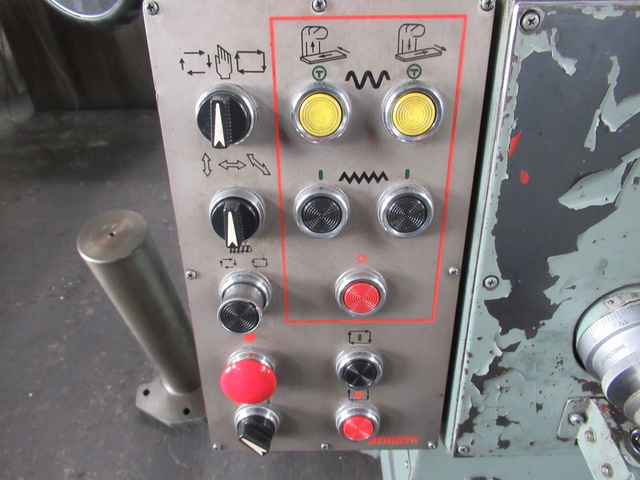 新潟鐵工所 2UMC 万能フライス
