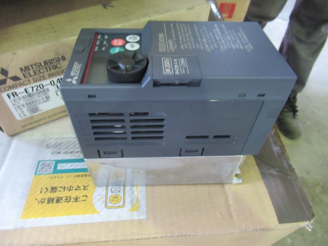 三菱電機 FR-E720-0.4K インバーター