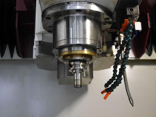 OKK VP-400 立マシニング(BT40)