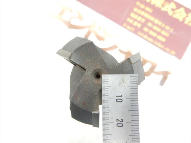 三菱マテリアル 32×200×32 3枚刃 シャンク径32mm スローアウェイエンドミル