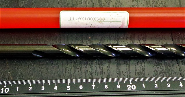KOBELCO 11.0×180×300 未使用 ツイストドリル