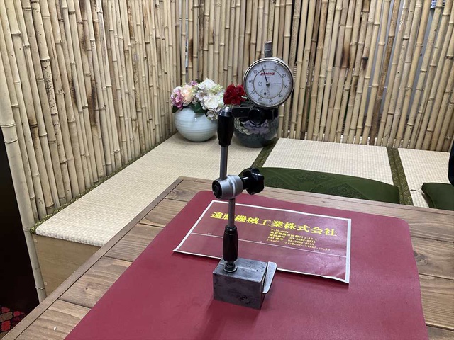 日研工作所 PEACOCK 0,01×10mmダイヤルゲージ付 マグネットスタンド