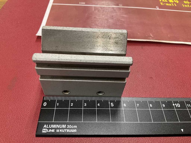 ニコン 60×45×42mm Vブロック