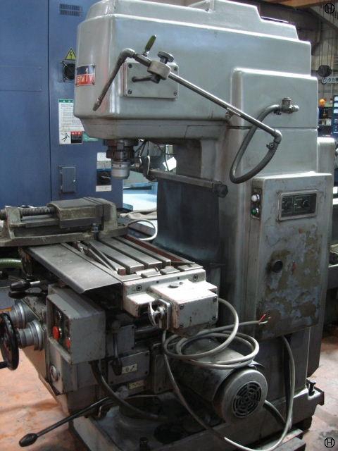 大隈豊和機械 STM-1V ヒザ型立フライス