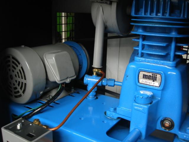 明治機械製作所 DPK-08B6 0.75kwコンプレッサー