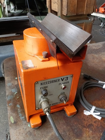 富士元工業 NICECORNER V3 卓上面取機