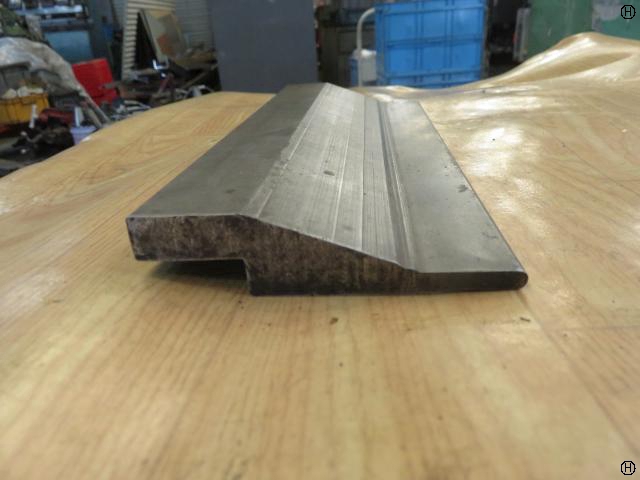  ベンダー金型