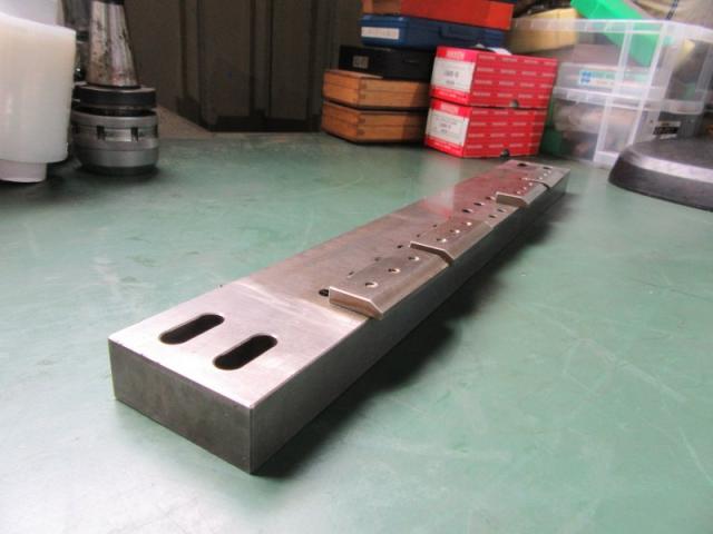 不明 不明 ワイヤーカット治具