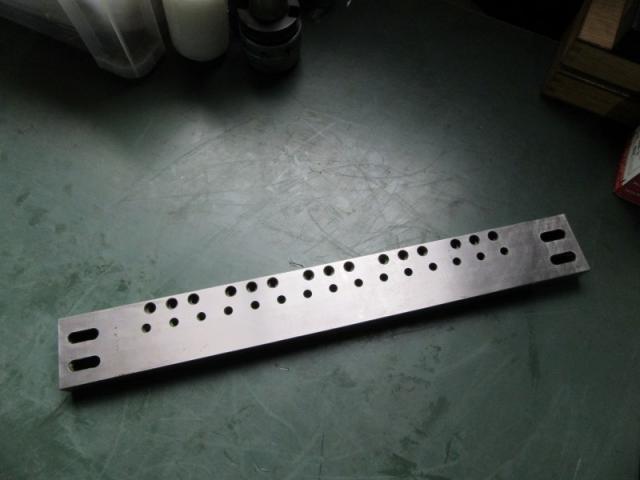 不明 不明 ワイヤーカット治具
