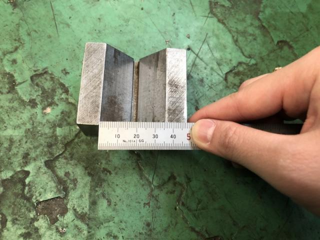 不明 60x50x30mm Vブロック