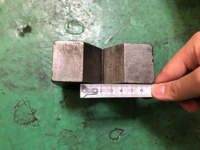 不明 サイズ100x40x65mm Vブロック