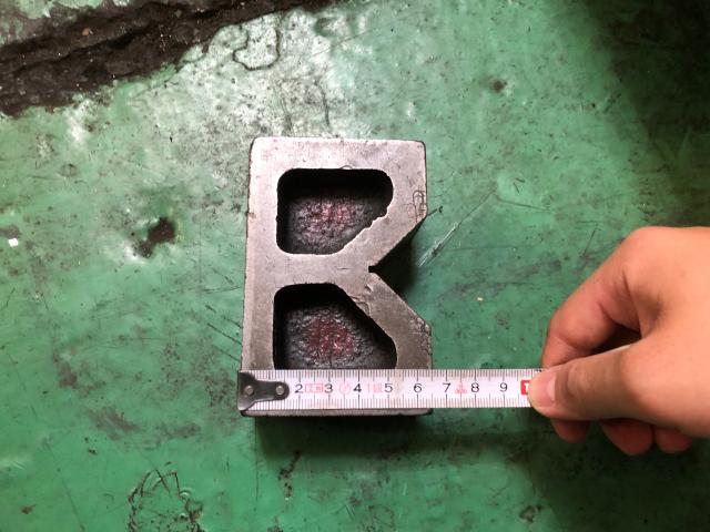 不明 サイズ100x40x65mm Vブロック