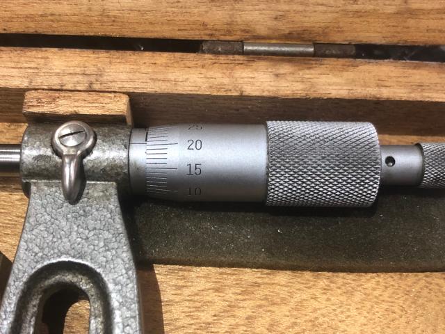ミツトヨ 200-225mm(0.01mm) 外側マイクロメーター