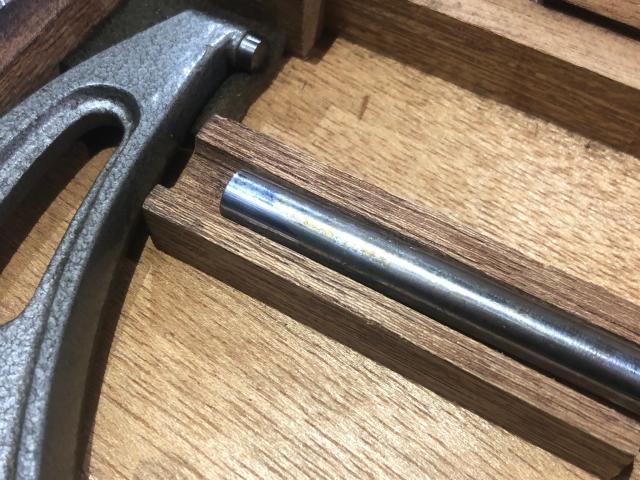 ミツトヨ 200-225mm(0.01mm) 外側マイクロメーター