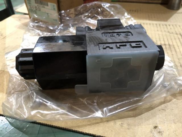 Amazon.co.jp: 油研工業 DSG-01シリーズ電磁切換弁 DSG-01-3C40