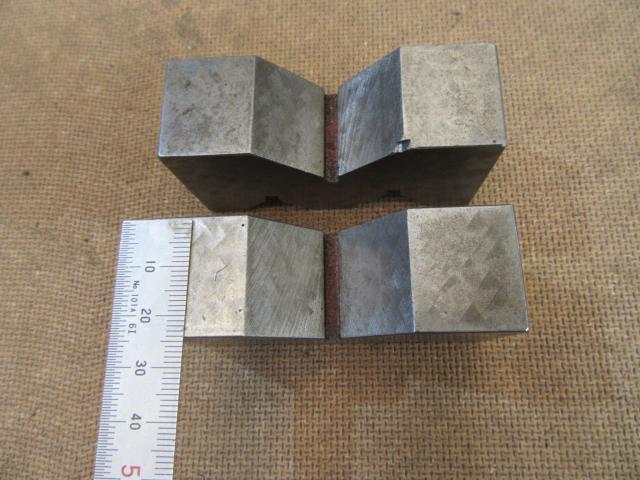  75x25x38mm A型ヤゲン台(Vブロック)2個