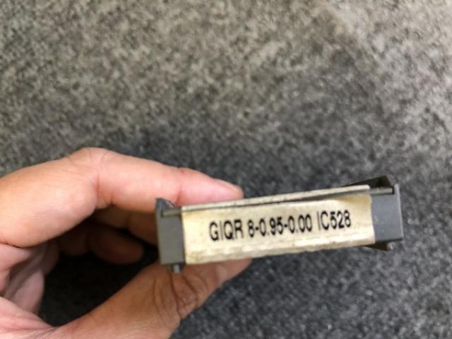 ISCAR GIQR8-0.95-0.00IC528 チップ