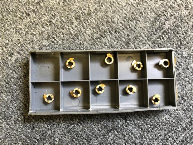 ISCAR GIQR8-0.95-0.00IC528 チップ