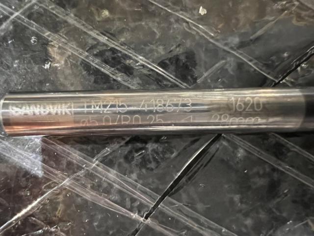 SANDVIK TM215-418673 1620 ソリッドエンドミル