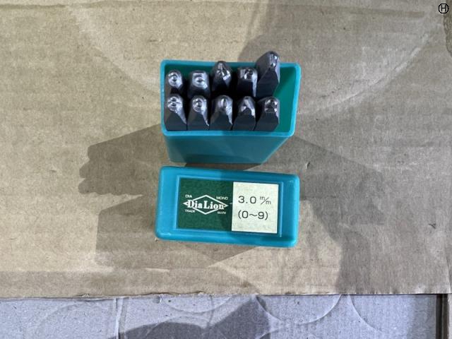丸信工業社 刻印数字0~9(3.0mm) 刻印セット