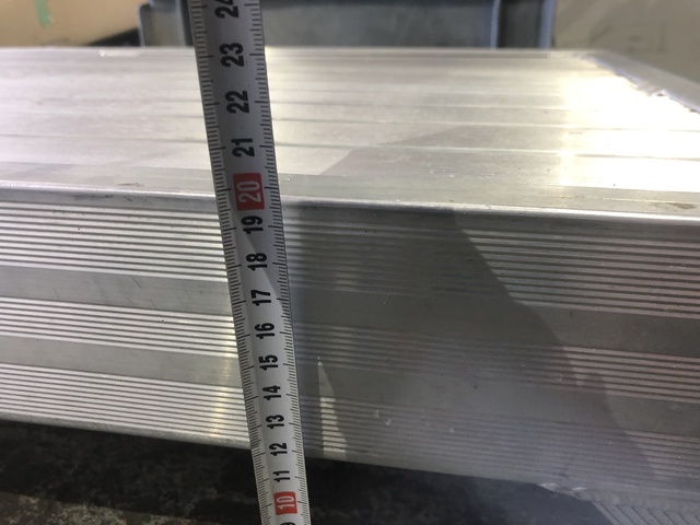 ピカコーポレーション 1段 アルミ製足踏台