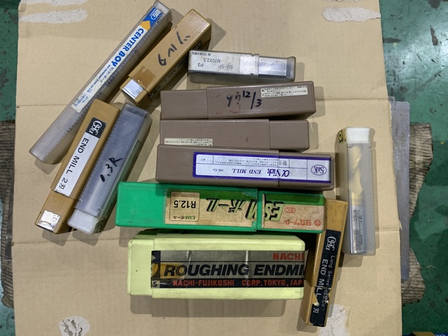 各種 様々なメーカーやサイズがあります。 エンドミル1山