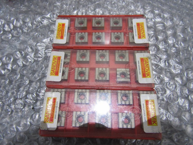 SANDVIK チップ