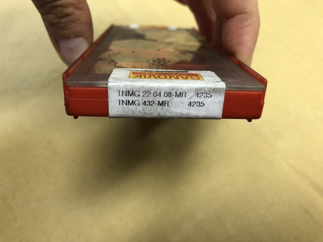 SANDVIK TNMG2204-08MR-4235 チップ
