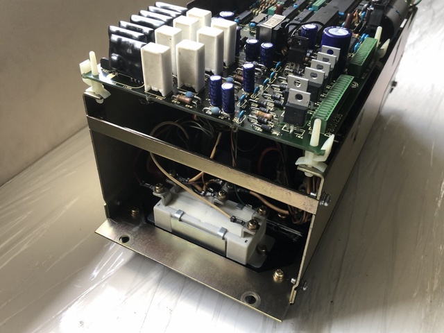 安川電機 CACR-SR10SB1AF サーボパック