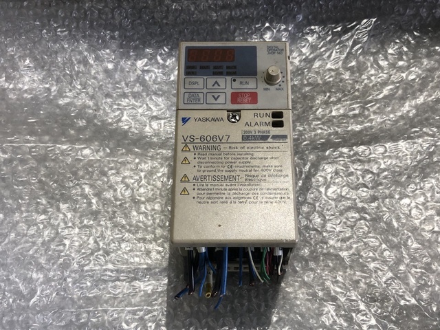 安川電機 VS-606V7 インバーター