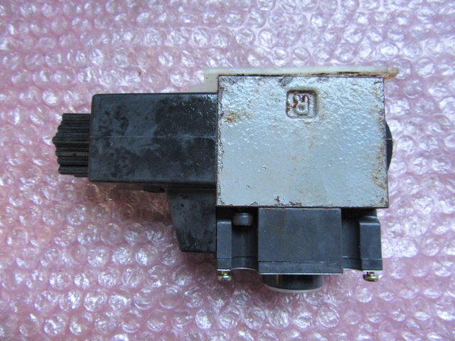 豊興工業 HD1-42SG-KcP-025-W 電磁切替弁