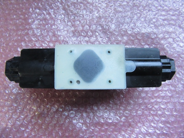 東京計器 DG4V-3-60-M-P2-T-7-52 電磁切替弁